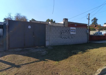 LOTE CON MEJORAS EN MORENO CENTRO